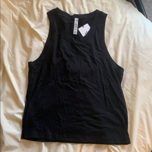 ALO YOGA MODEL TANK